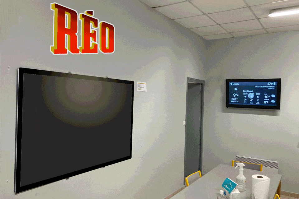 Cette image représente l'affichage dynamique EasyScreen au sein d'une salle de pause qui fait parti de l'entreprise RÉO.